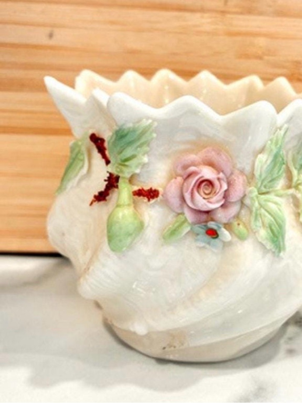 💐Vintage Belleek Pot